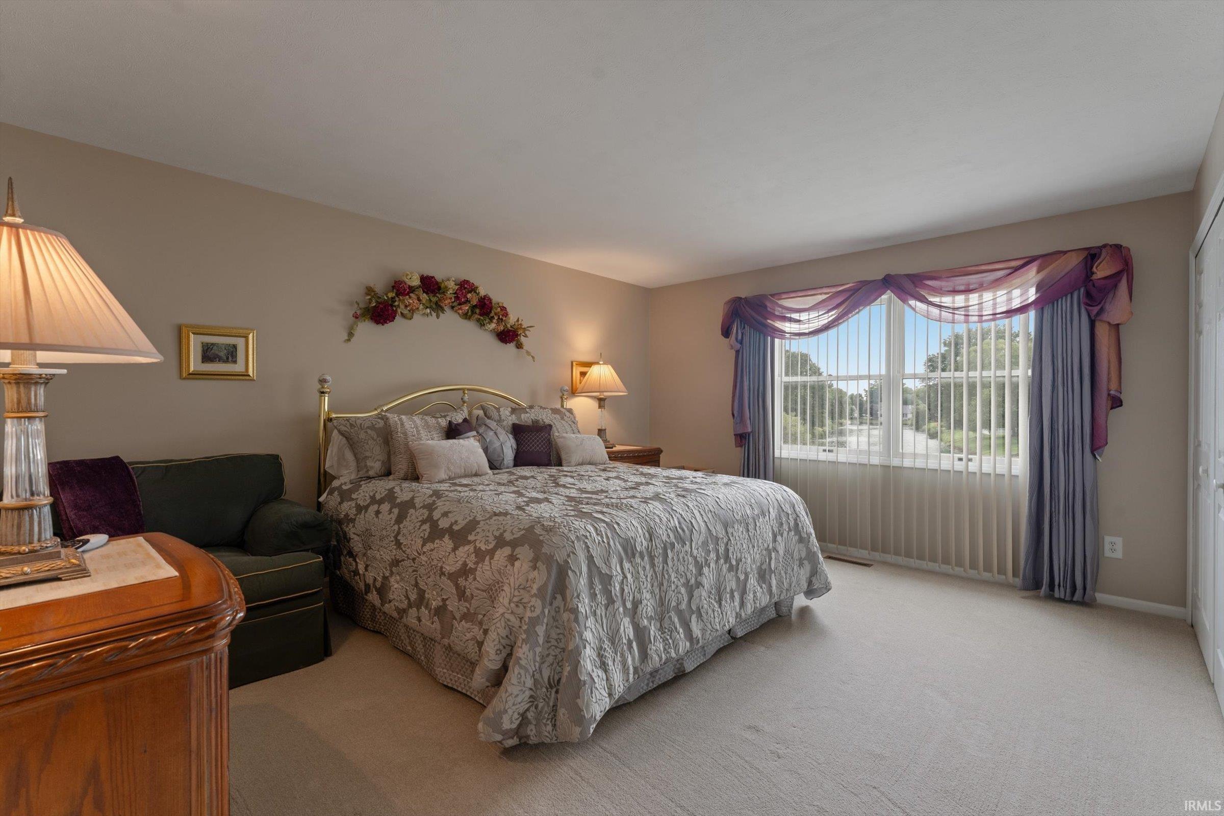 1033 Hermitage Drive South Bend IN 46614