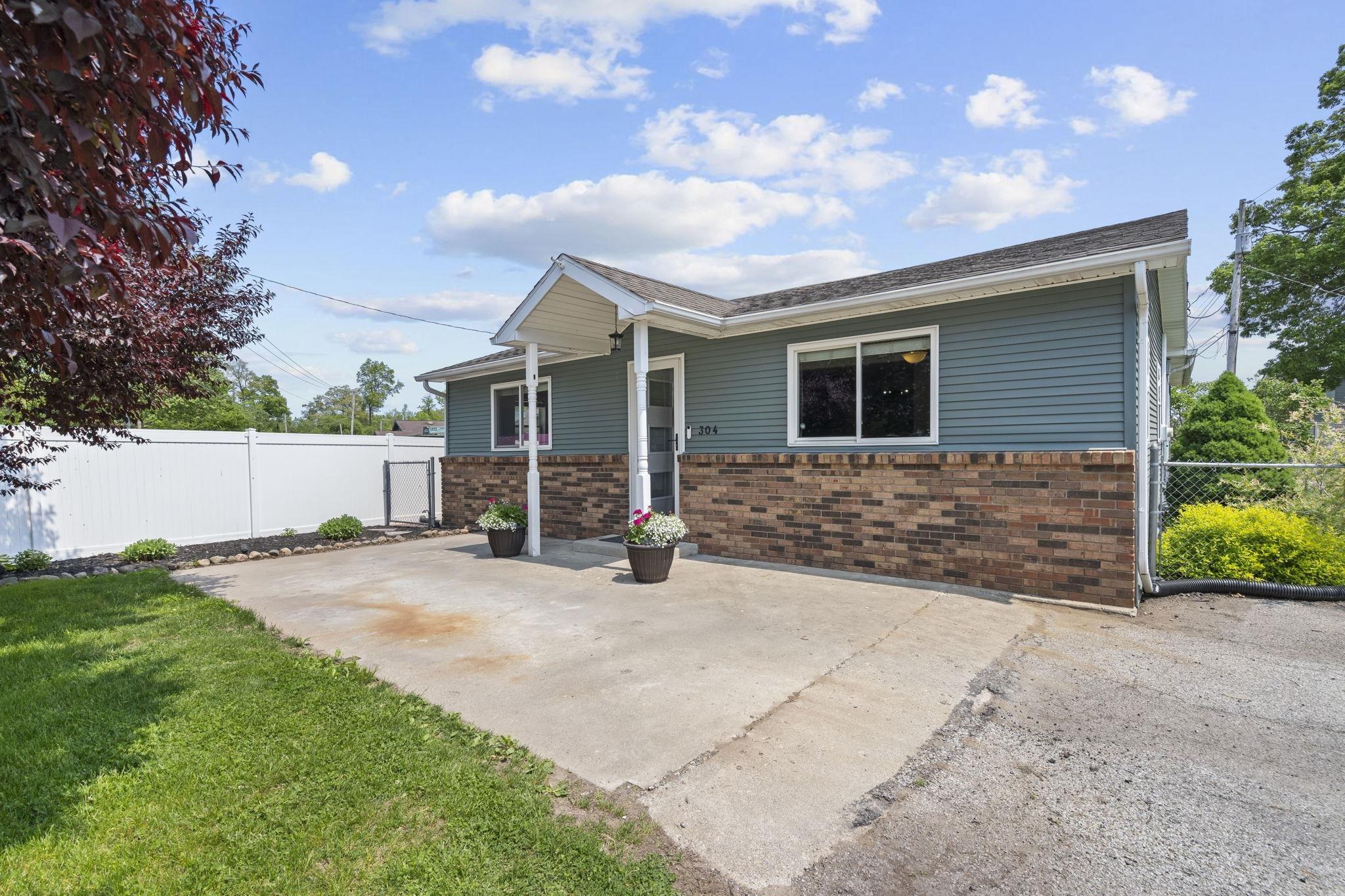 304 E North Kitson Lane Syracuse IN 46567