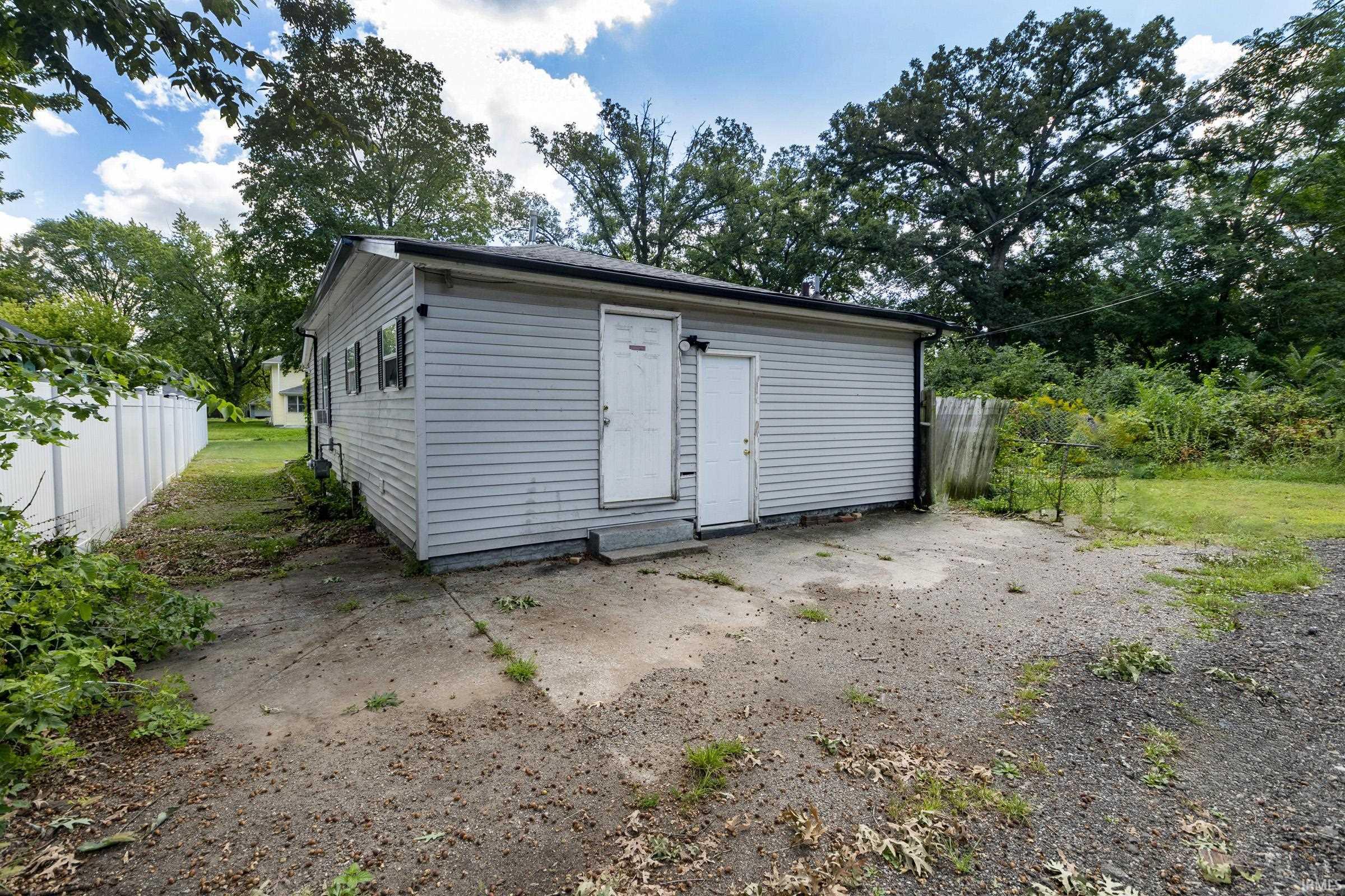 1131 Johnson Street South Bend IN 46628