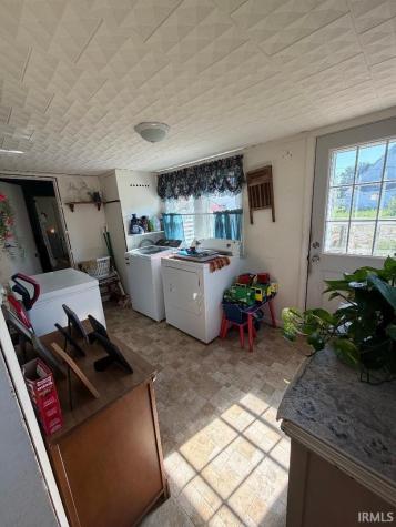 339 NE 9 Street Linton IN 47441