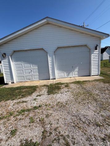 339 NE 9 Street Linton IN 47441