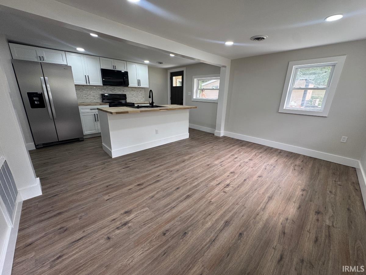 26051 Lakeview Drive Elkhart IN 46514