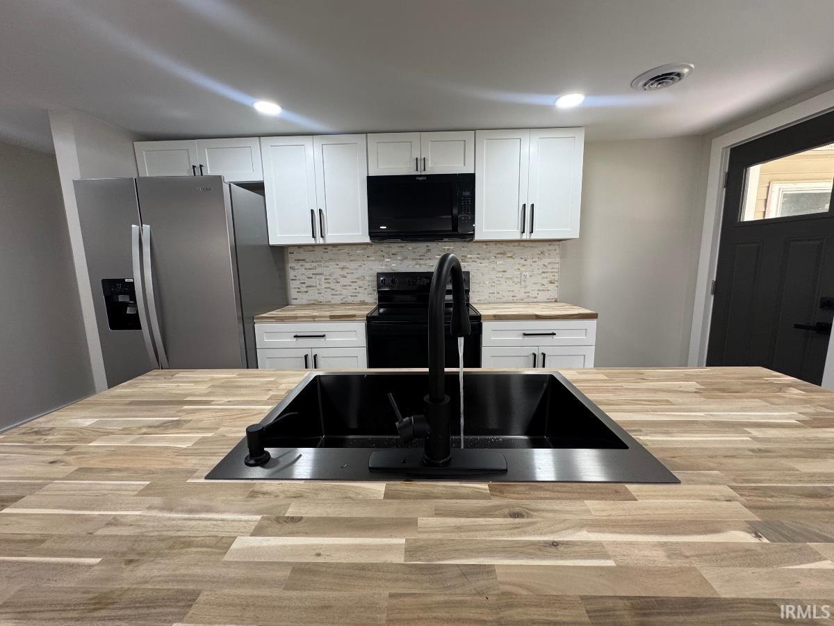 26051 Lakeview Drive Elkhart IN 46514