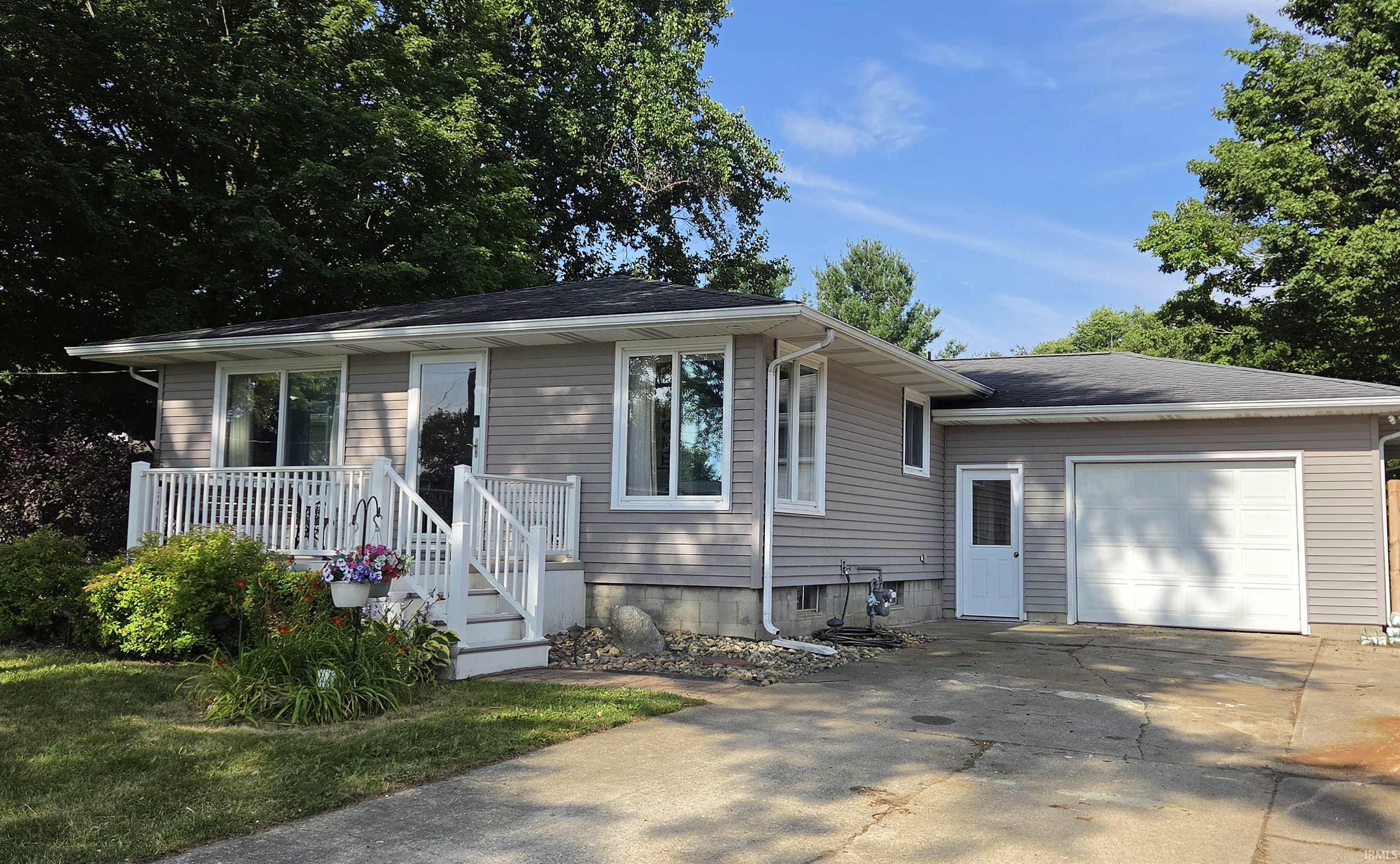 60325 60325 County Road 3 Road Elkhart IN 46517