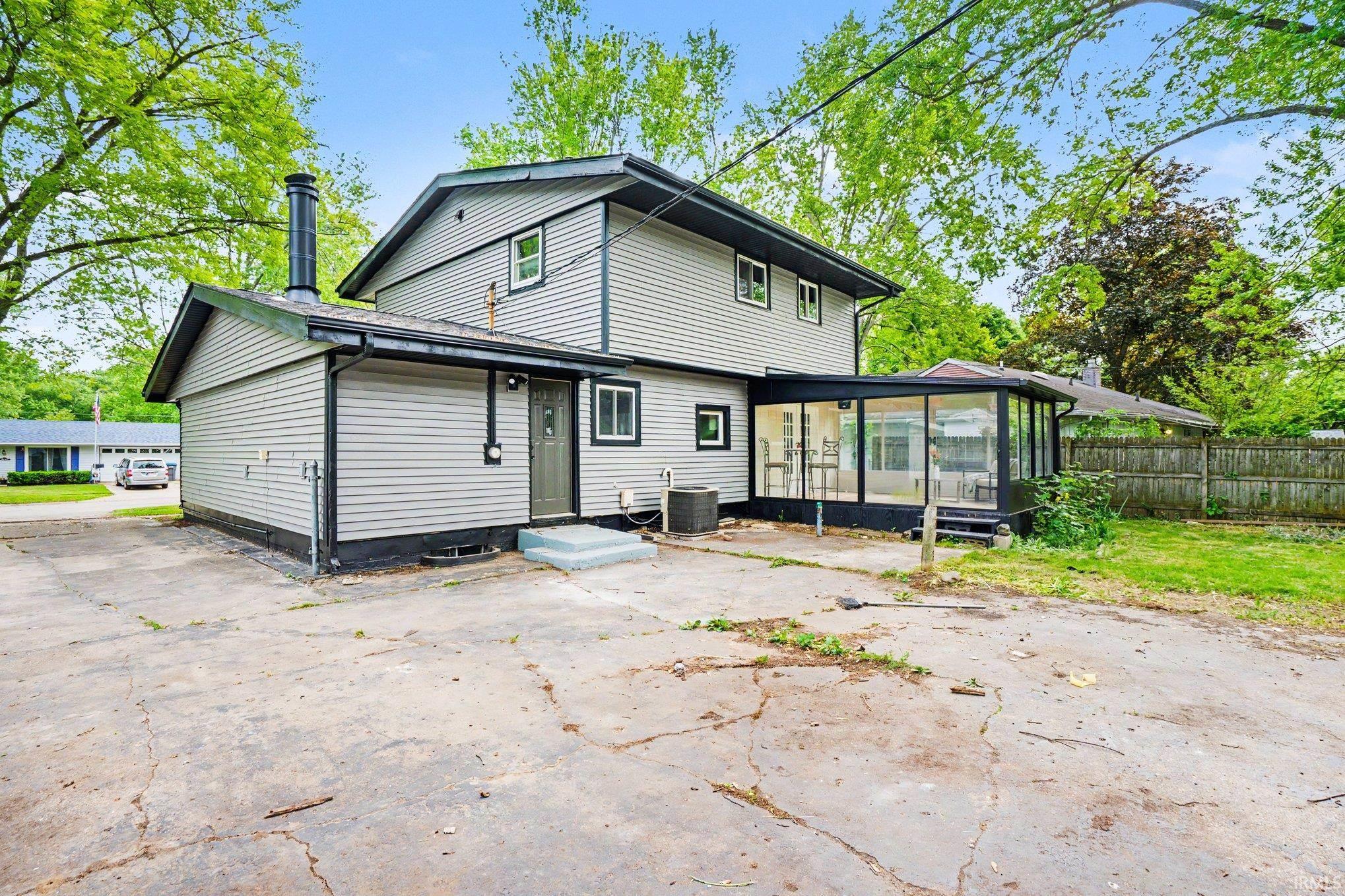 1502 Hickory Place Goshen IN 46526