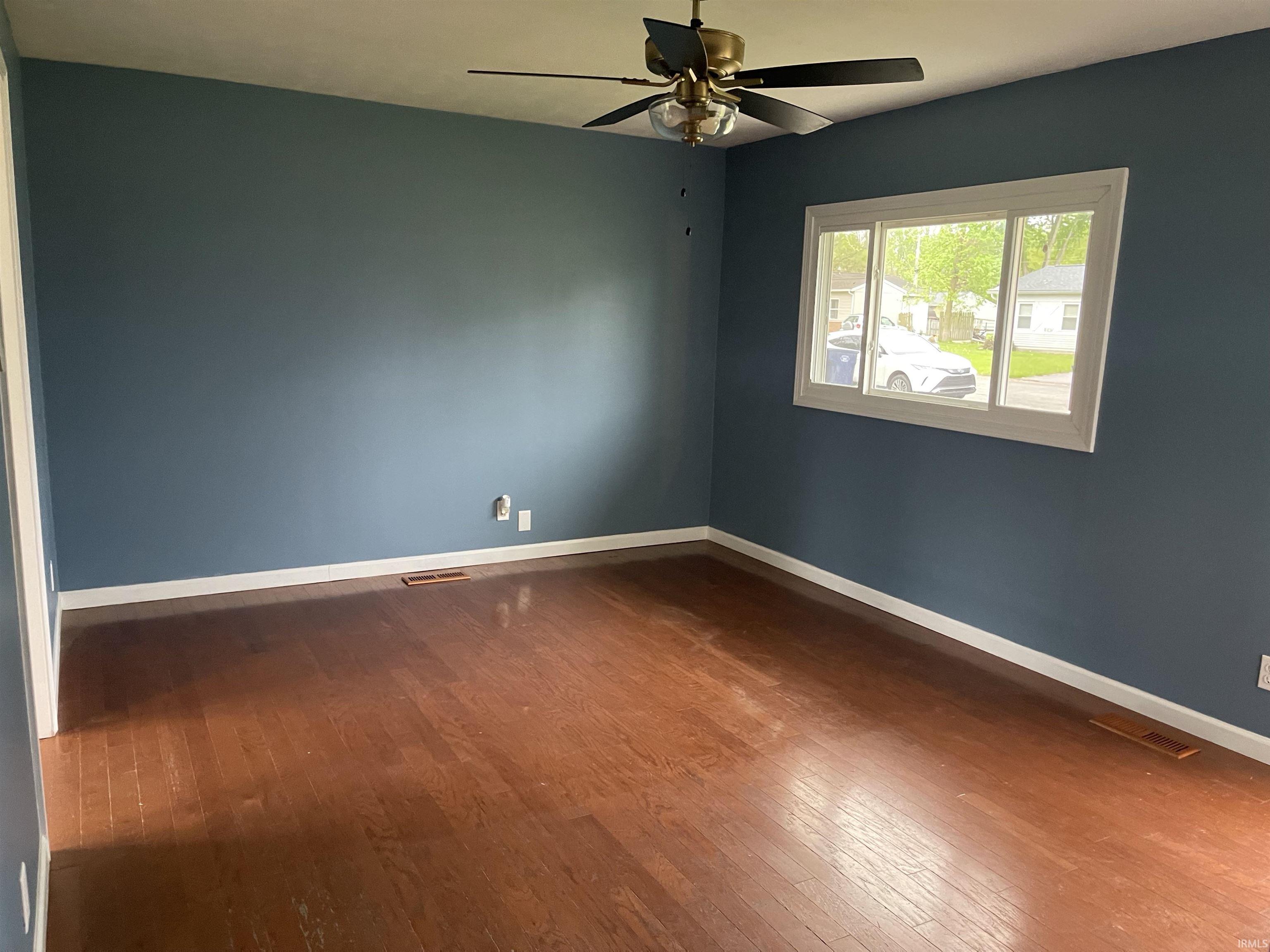 1828 Sue Avenue Warsaw IN 46580
