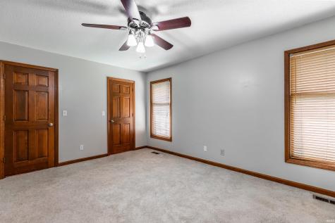5828 Harmony Woods Lane Evansville IN 47720