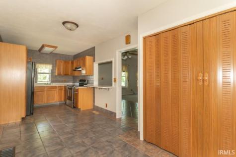 206 W School Street Mount Summit IN 47361