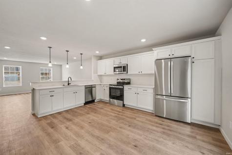 26876 Mcarthur Court South Bend IN 46628