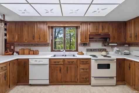 8002 N Lakeview Drive Unionville IN 47468