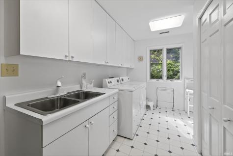 8002 N Lakeview Drive Unionville IN 47468