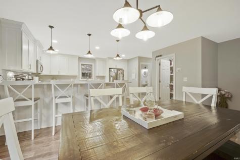4075 S Hon Avenue Owensville IN 47665