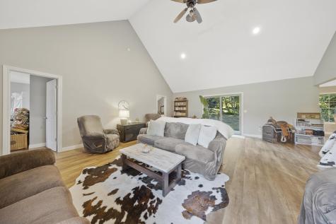4075 S Hon Avenue Owensville IN 47665