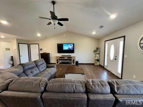 140 Knotting Hill Drive Springville IN 47462