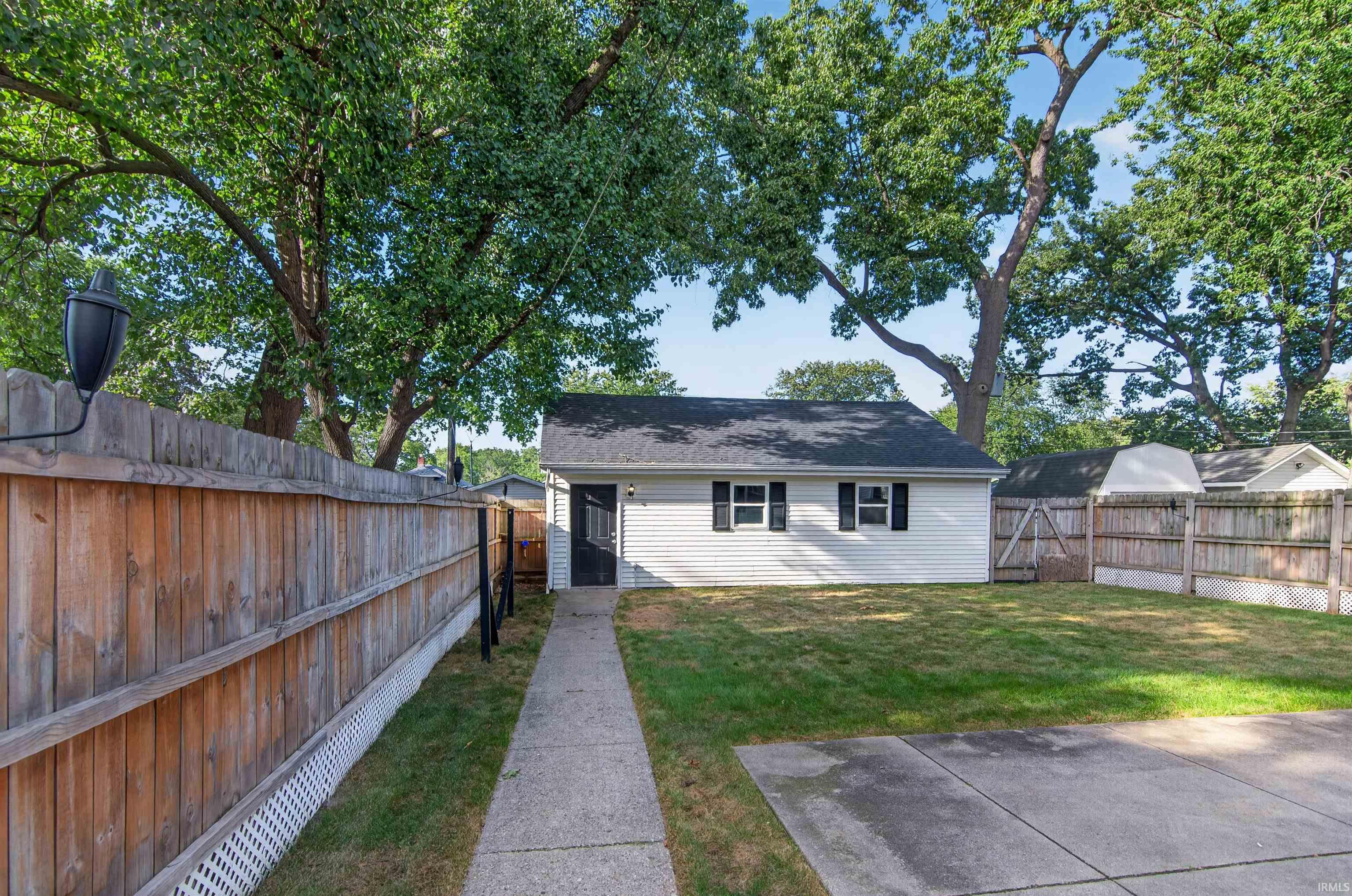 918 W Battell Street Mishawaka IN 46544