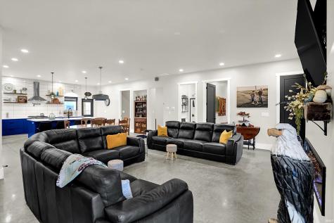 8257 S Country Road 1075 Charlottesville IN 46117