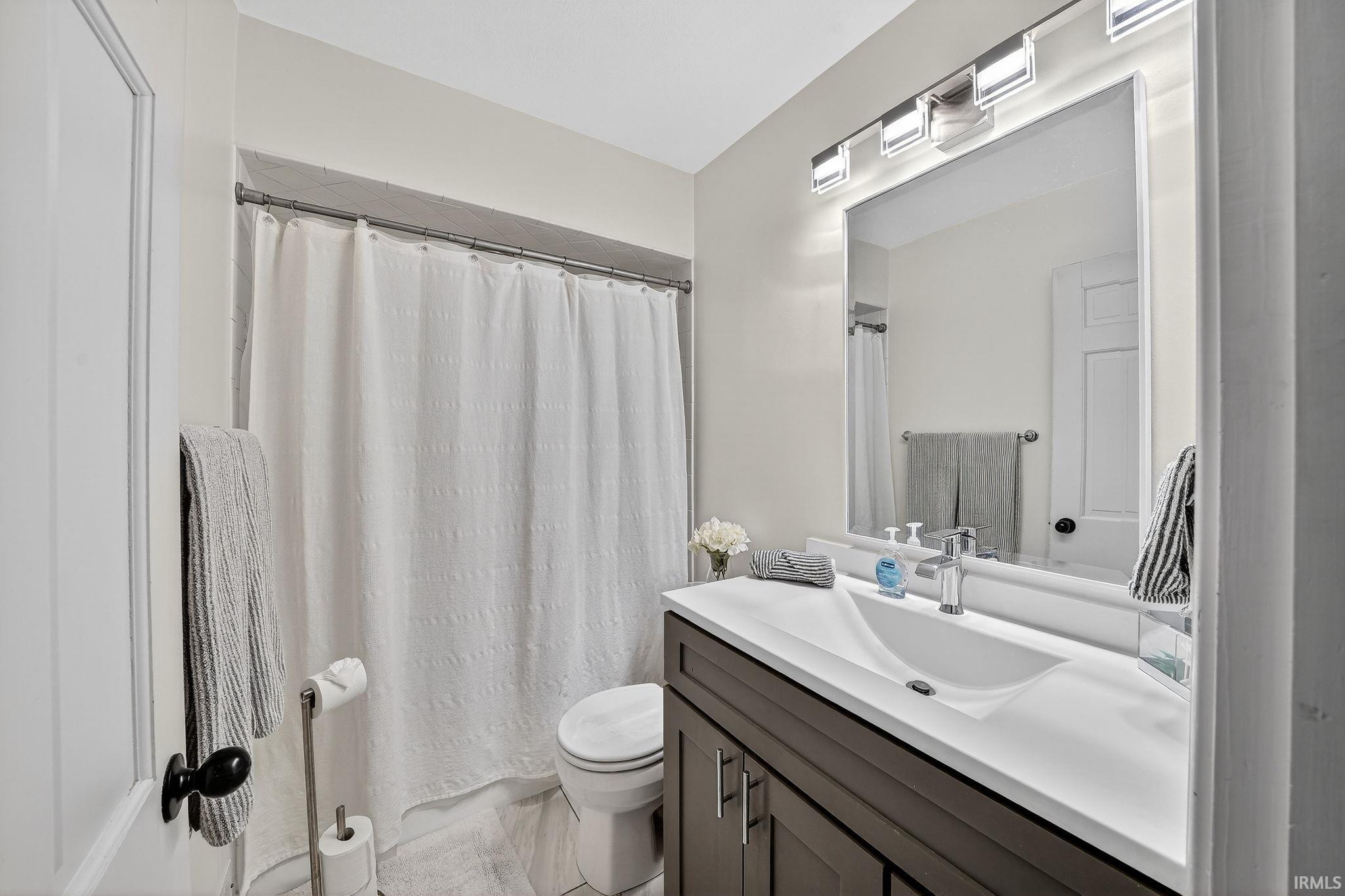16507 Barryknoll Way Granger IN 46530