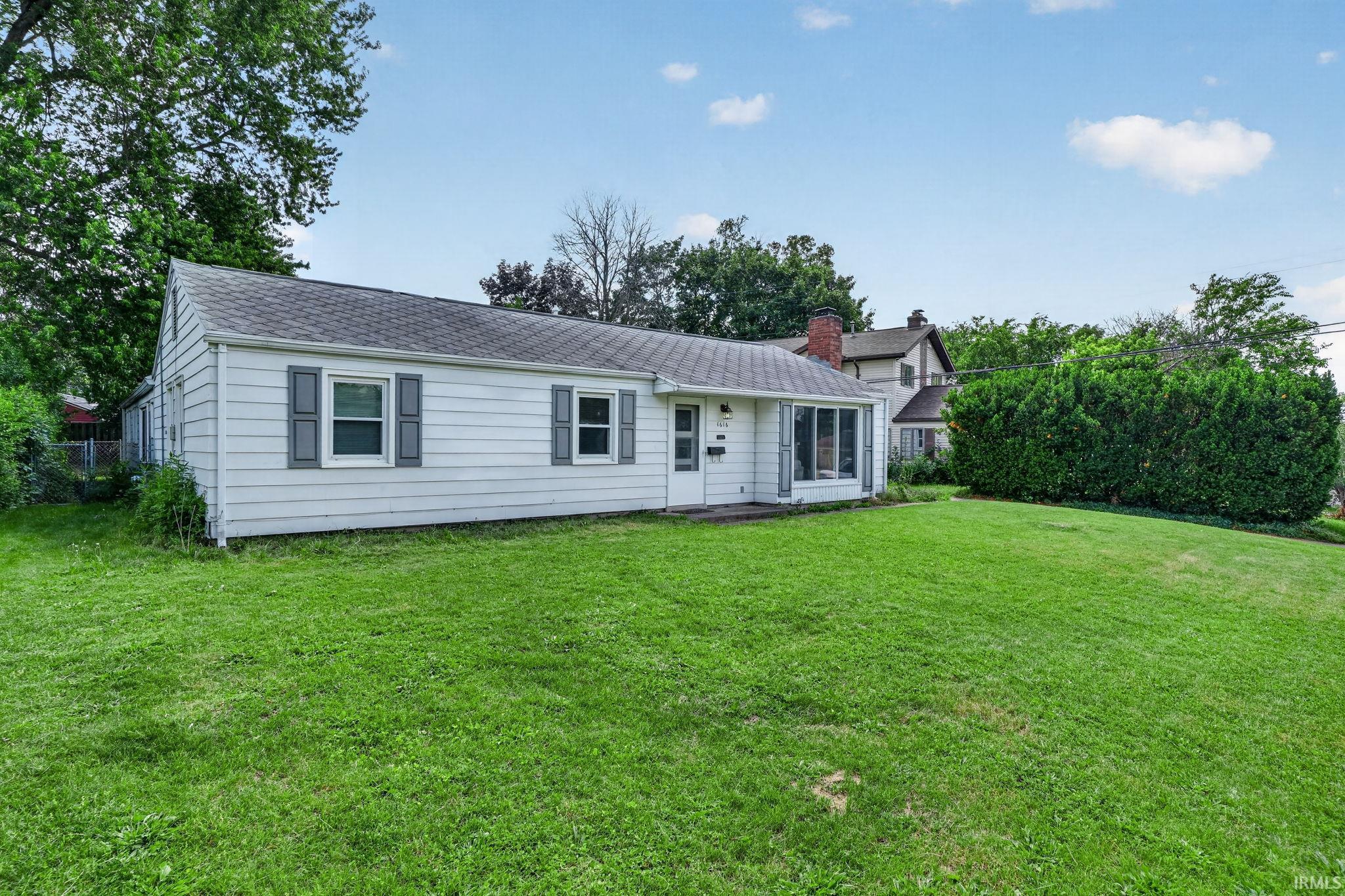 1616 Southeast Drive South Bend IN 46614
