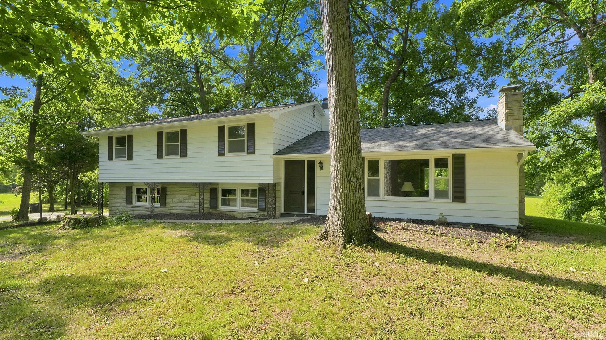 608 E Till Road Fort Wayne IN 46825