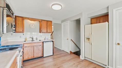 608 E Till Road Fort Wayne IN 46825