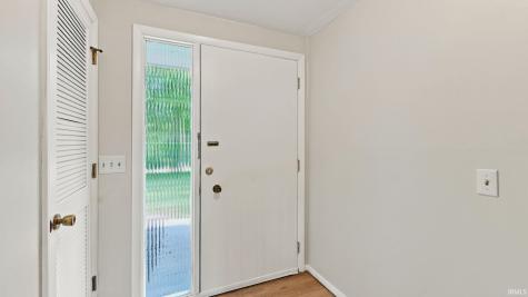 608 E Till Road Fort Wayne IN 46825