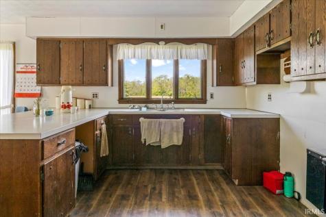 8613 N Buck Creek Pike Mooreland IN 47360