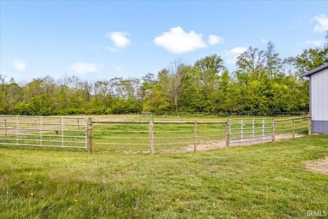 8613 N Buck Creek Pike Mooreland IN 47360