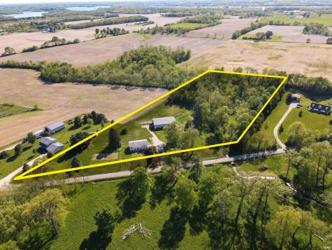 8613 N Buck Creek Pike Mooreland IN 47360