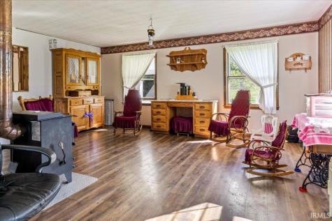 8613 N Buck Creek Pike Mooreland IN 47360