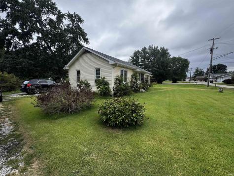 2 13th Street Linton IN 47441