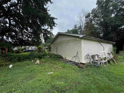 2 13th Street Linton IN 47441