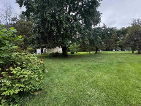 2 13th Street Linton IN 47441
