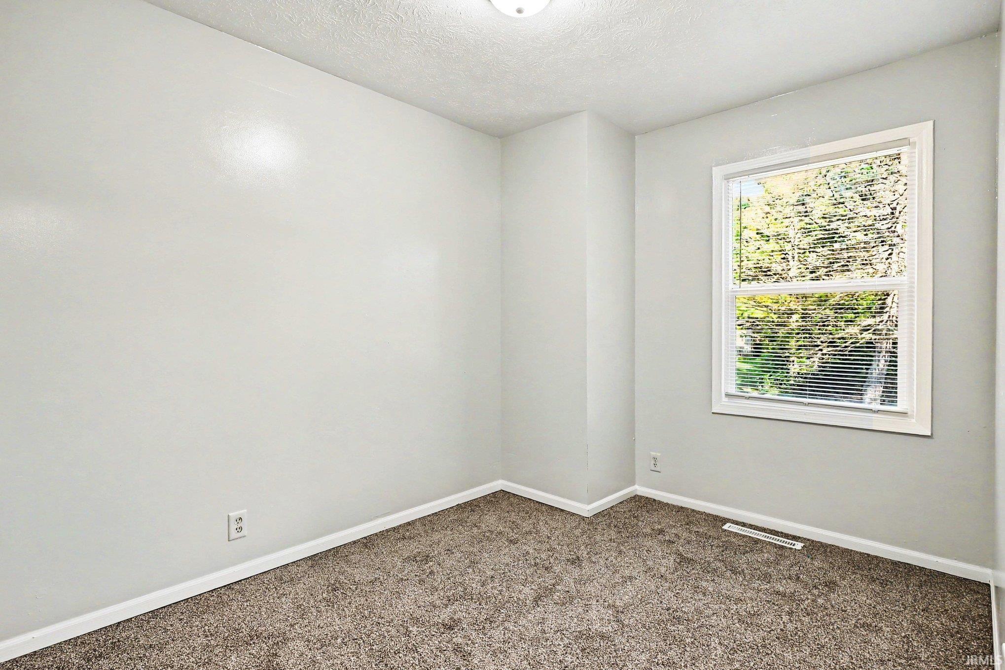 23538 Rye Court Elkhart IN 46514