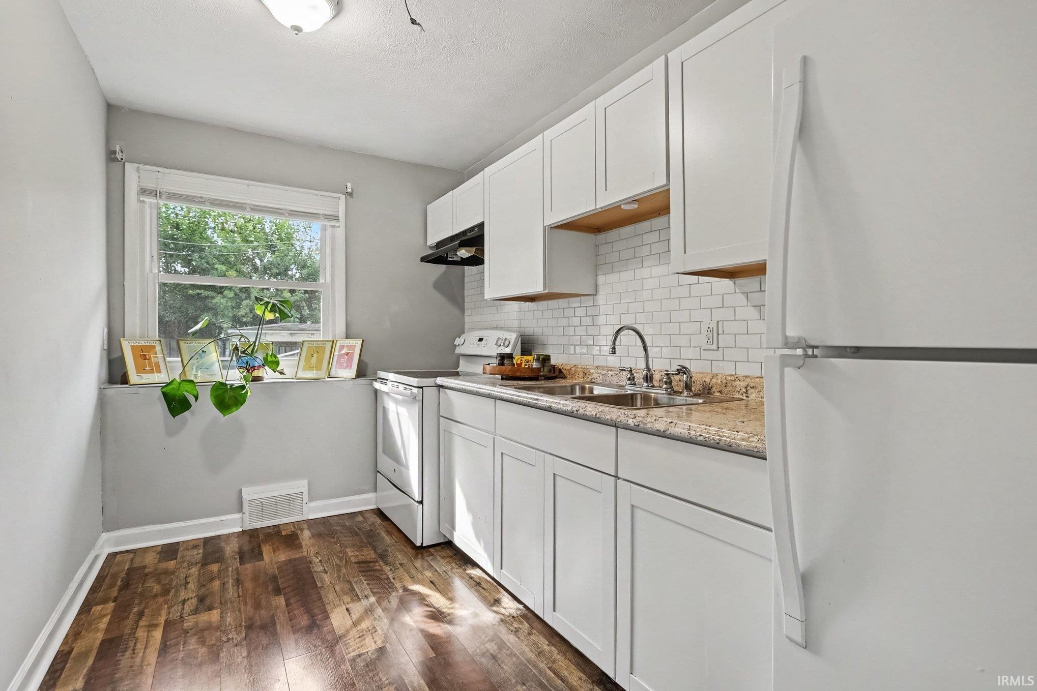 1243 Helmen Drive South Bend IN 46615