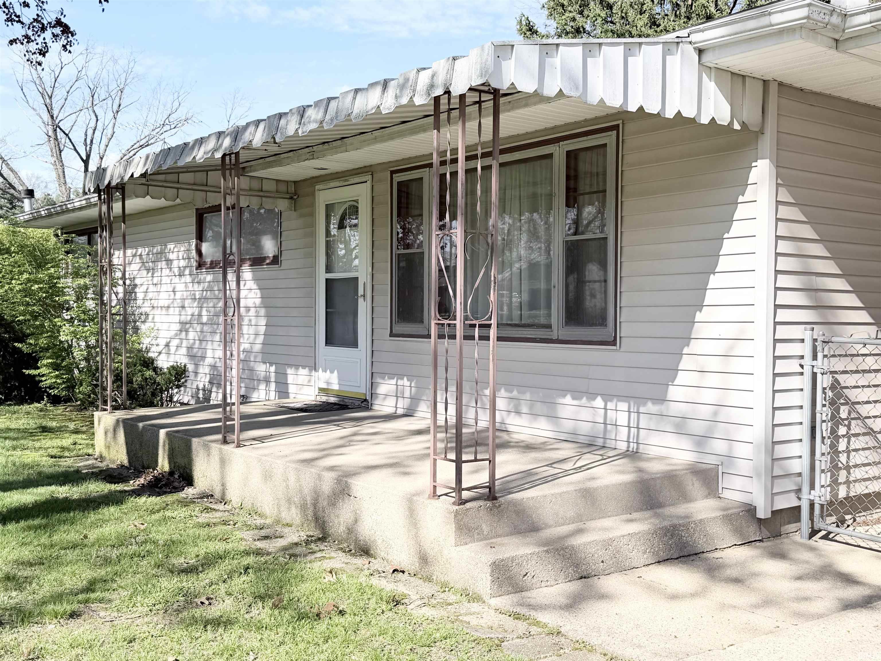 57292 Poppy Road South Bend IN 46619