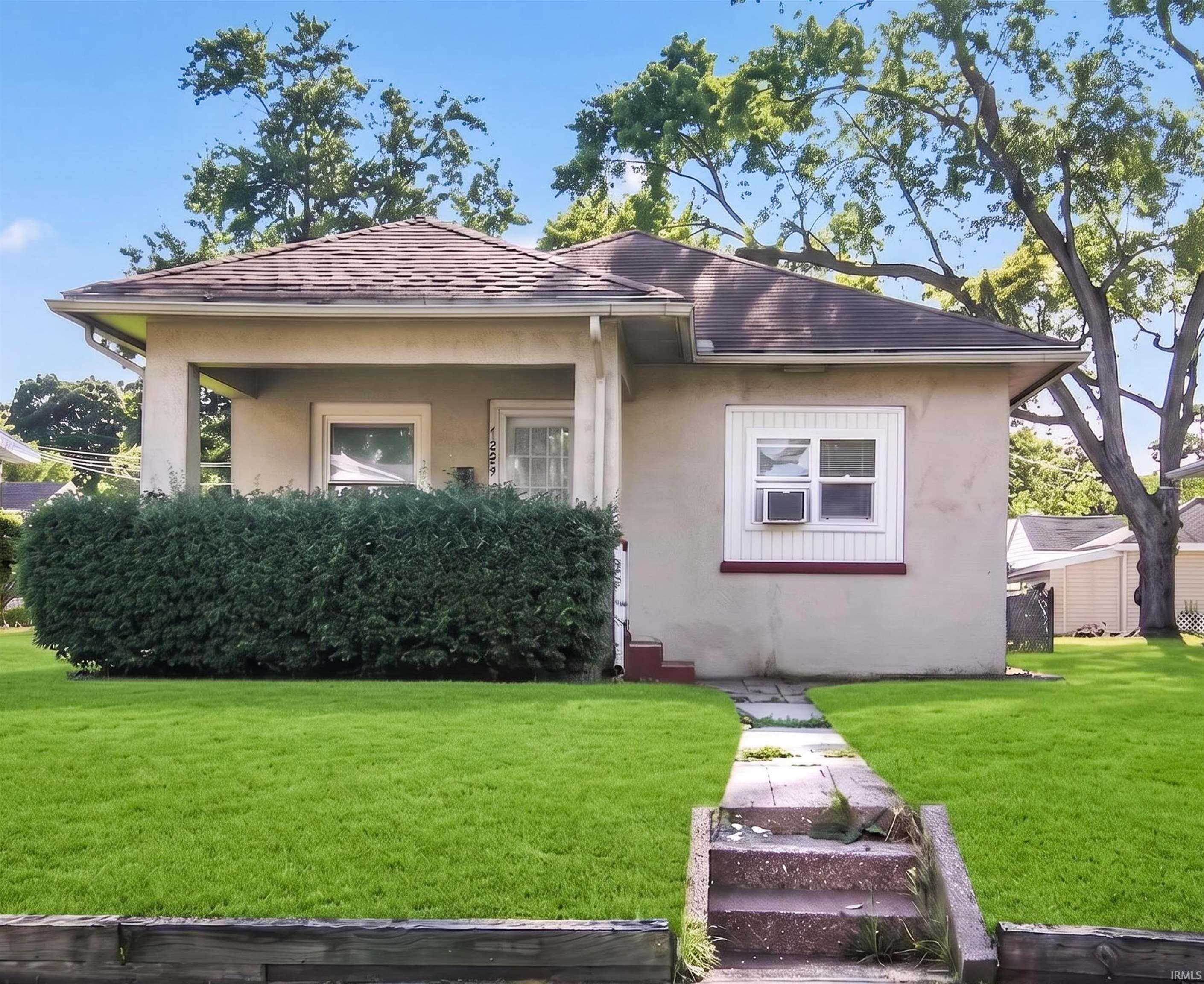 1529 Medora Street South Bend IN 46628