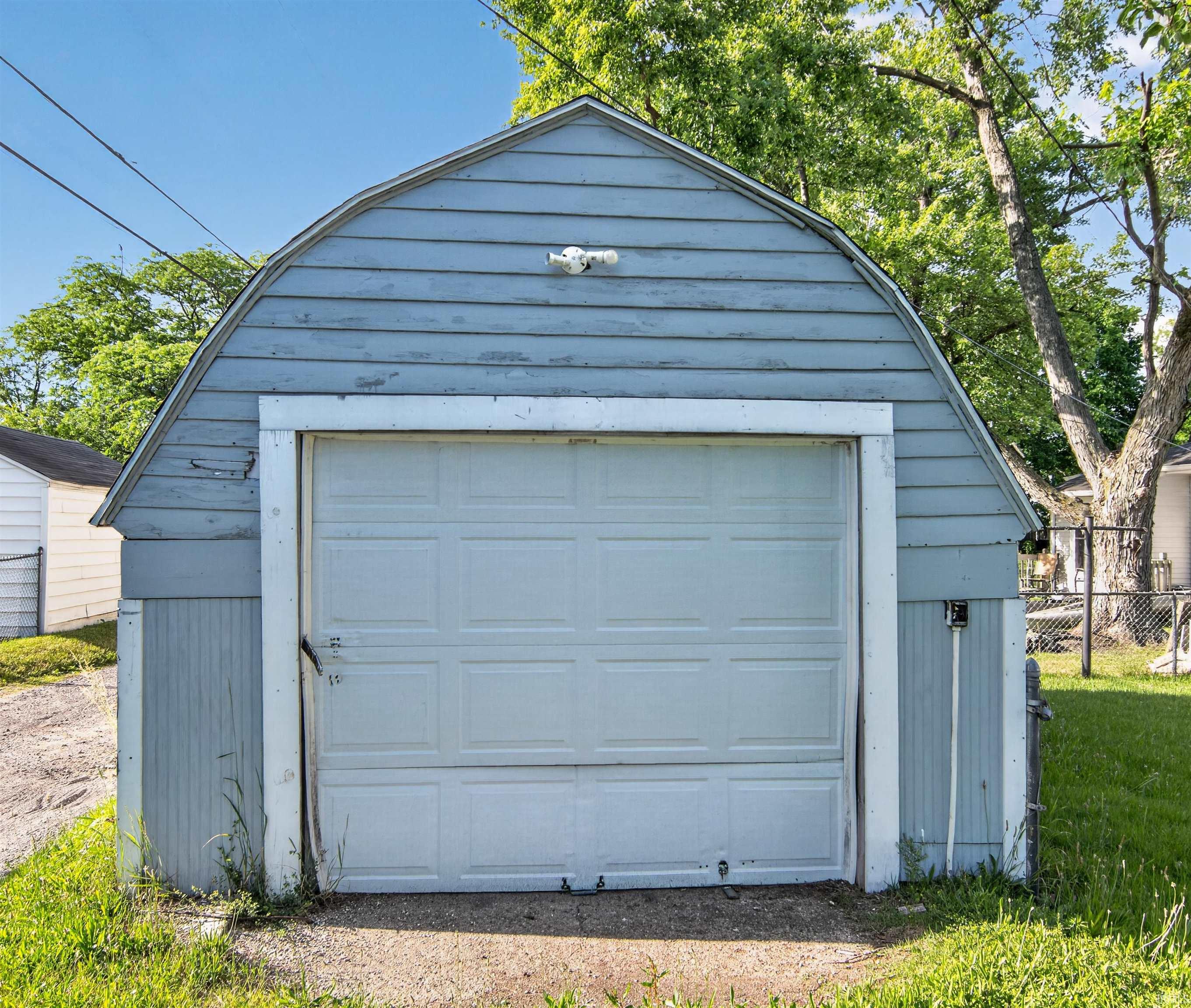 1529 Medora Street South Bend IN 46628