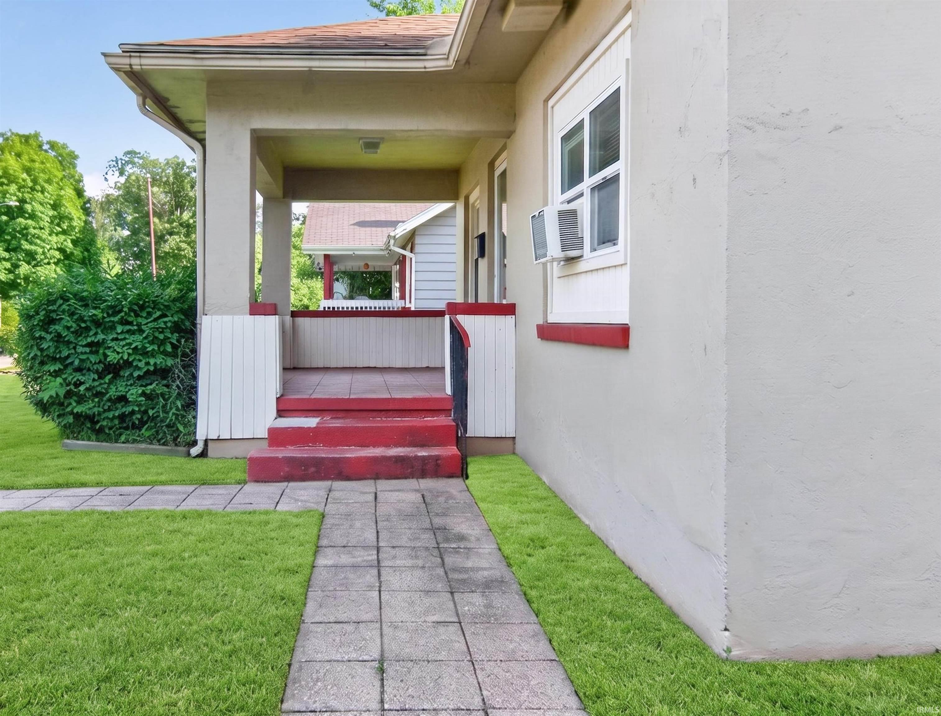 1529 Medora Street South Bend IN 46628