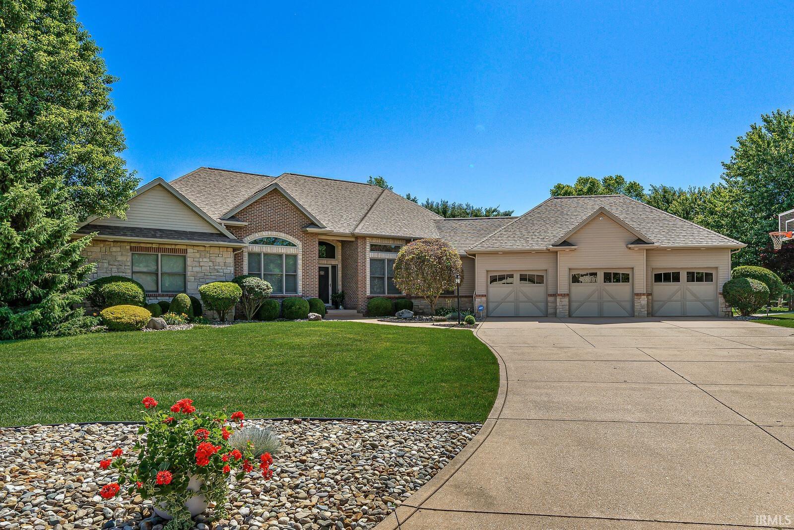 51678 Meadow Pointe Drive Granger IN 46530
