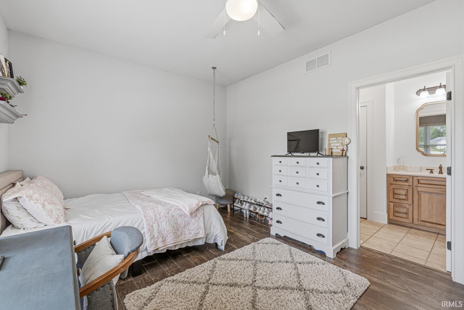 51678 Meadow Pointe Drive Granger IN 46530