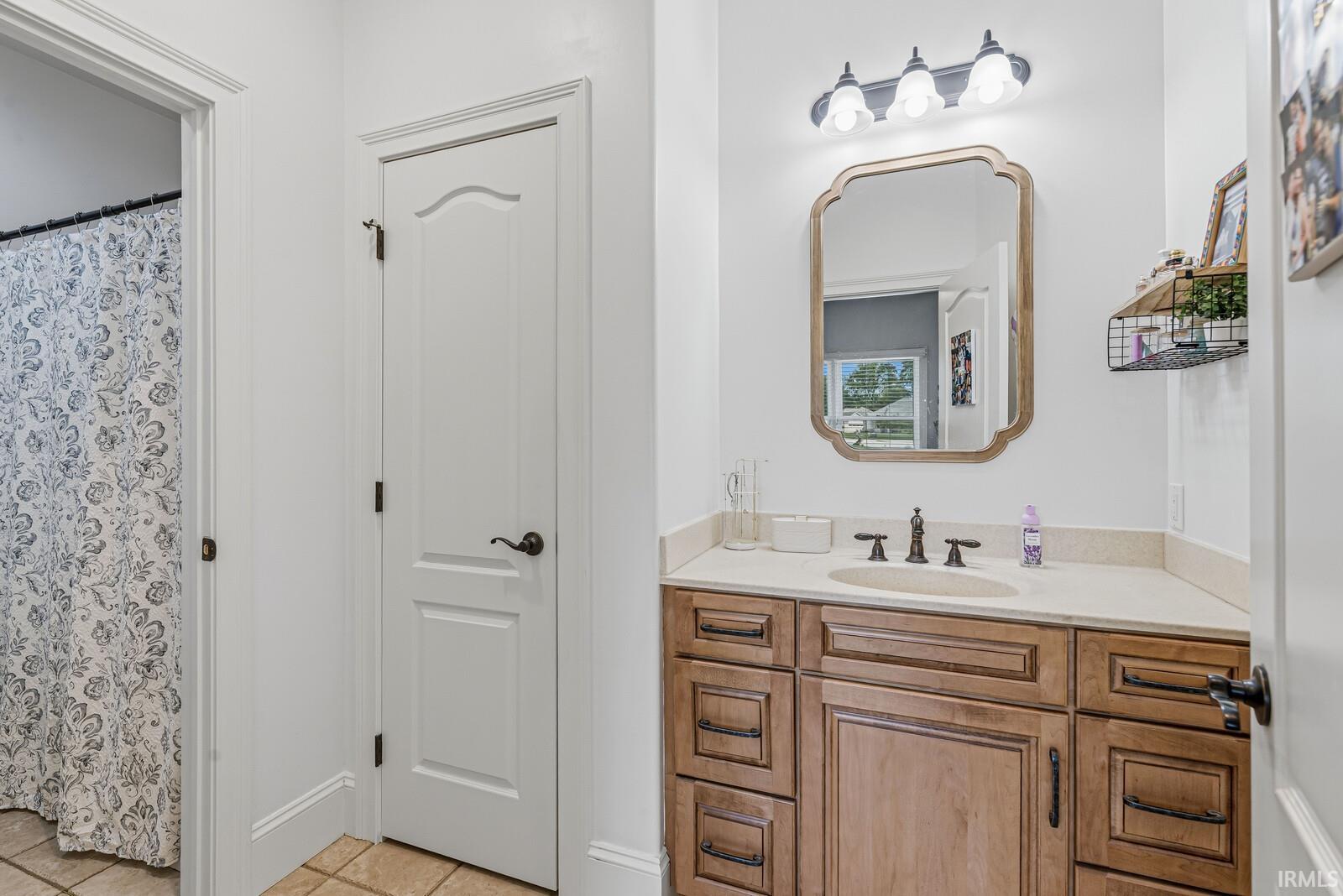 51678 Meadow Pointe Drive Granger IN 46530
