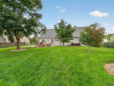 8215 Grand Forest Court Fort Wayne IN 46815