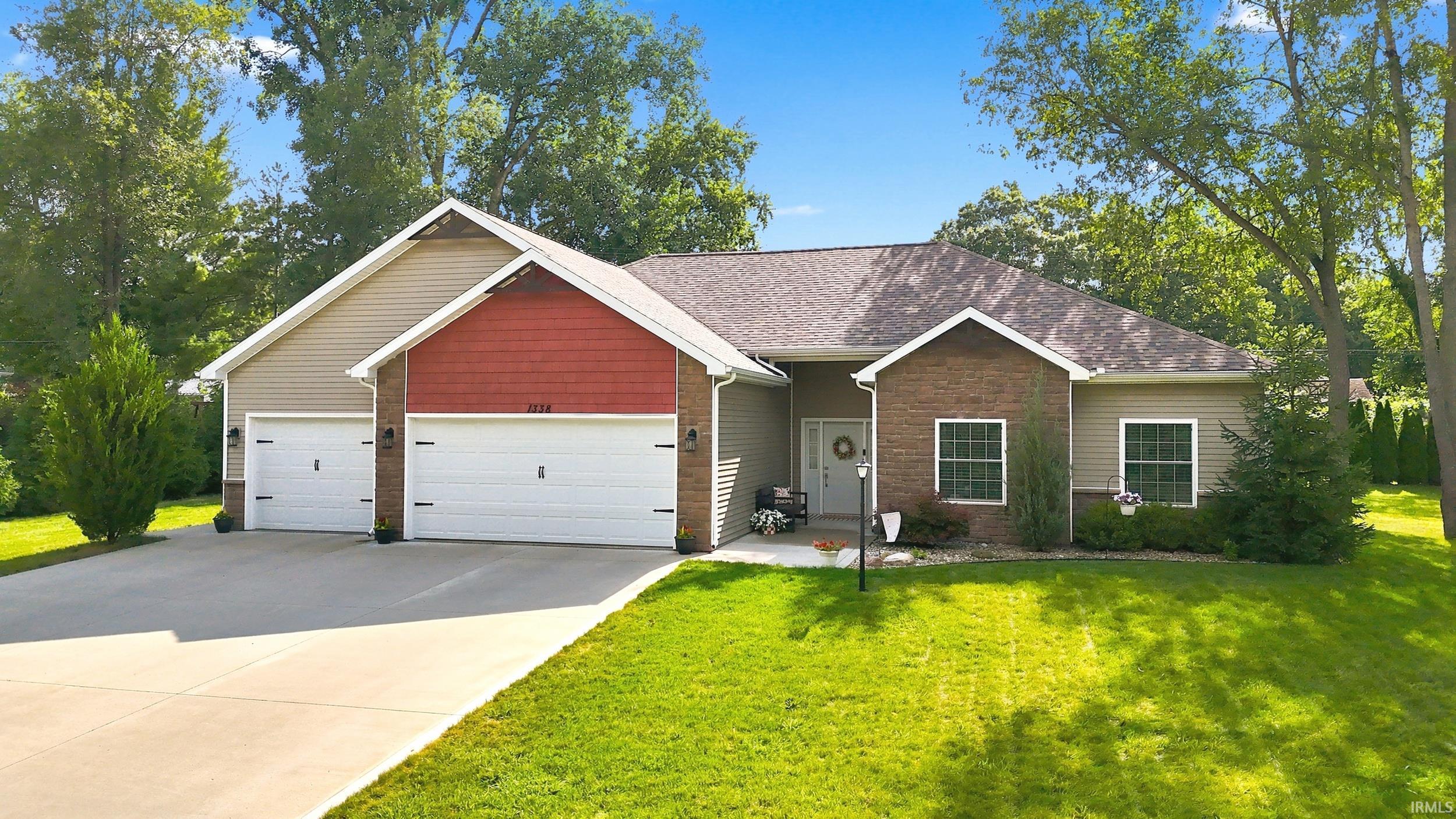 1338 N Santorini Drive Warsaw IN 46580