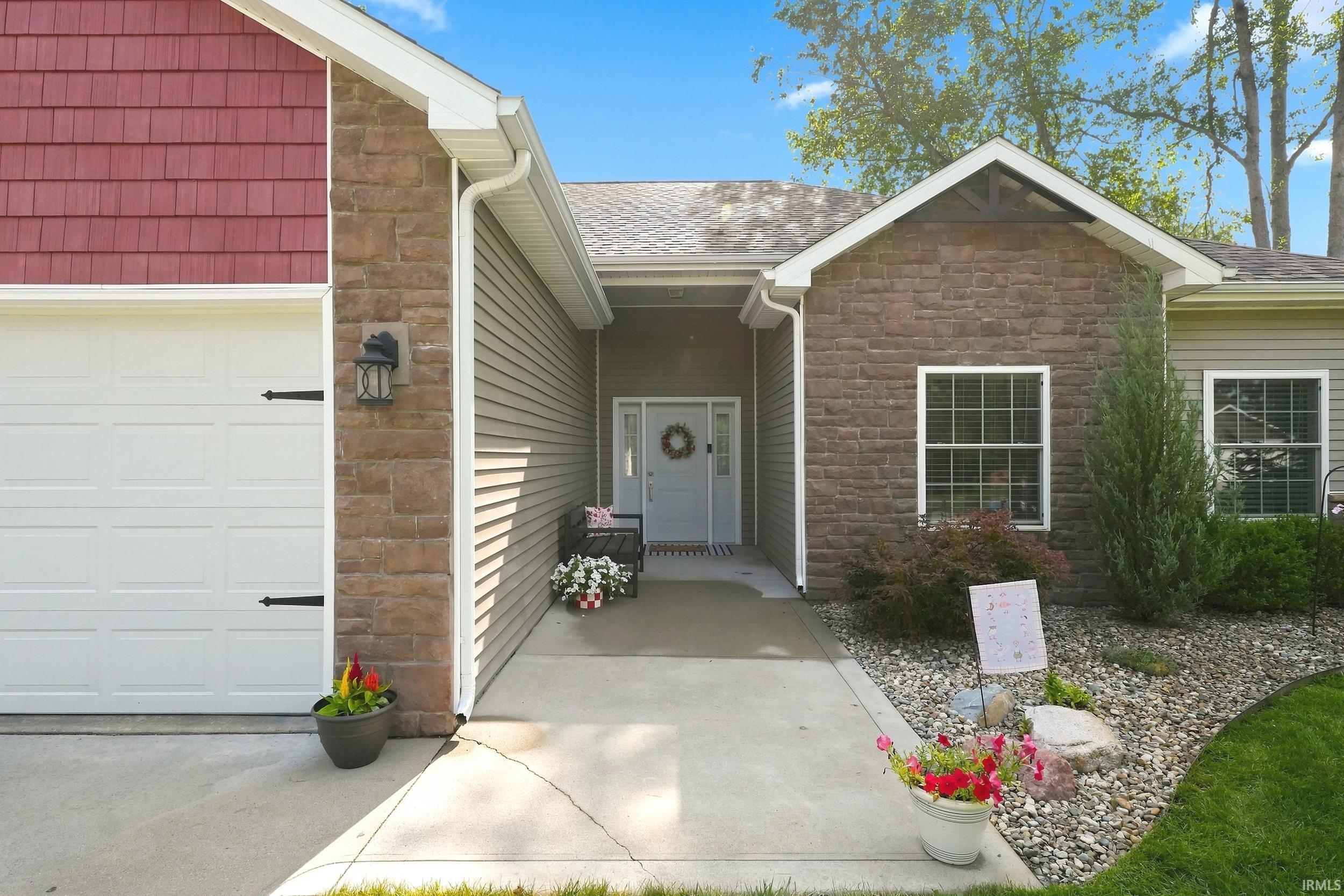 1338 N Santorini Drive Warsaw IN 46580