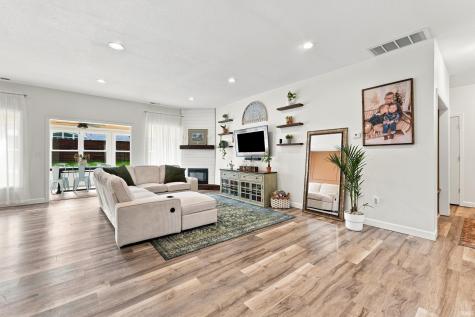 1338 N Santorini Drive Warsaw IN 46580