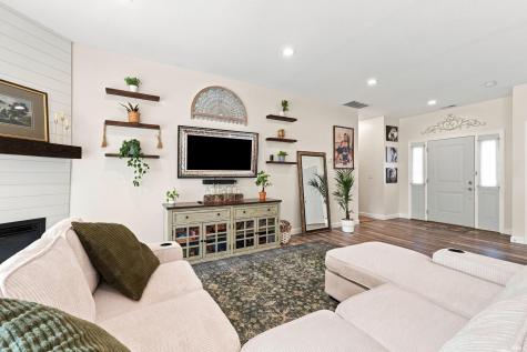 1338 N Santorini Drive Warsaw IN 46580