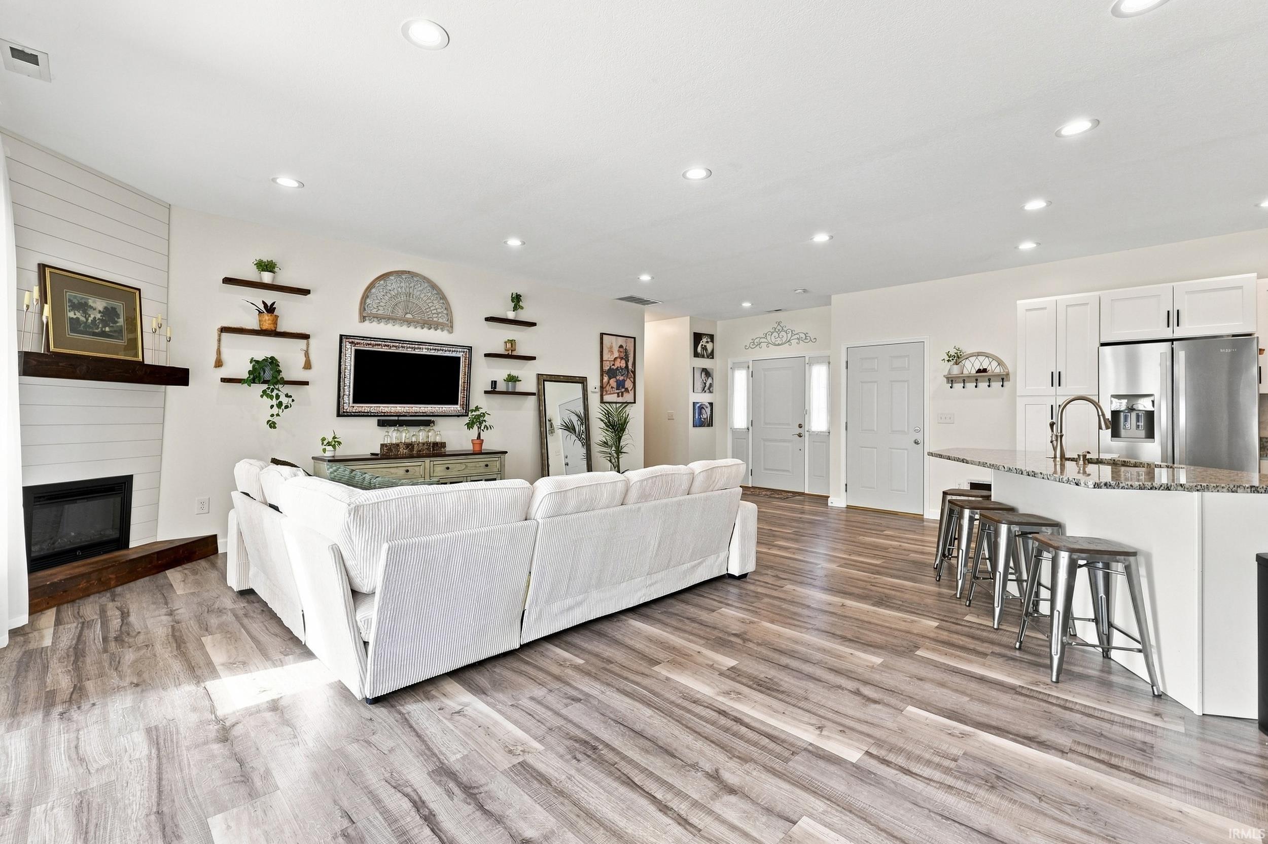 1338 N Santorini Drive Warsaw IN 46580