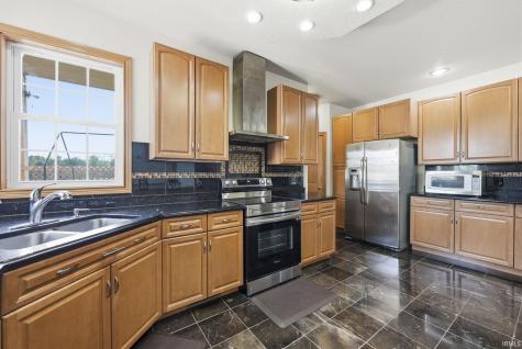 1095 E 600 N Columbia City IN 46725