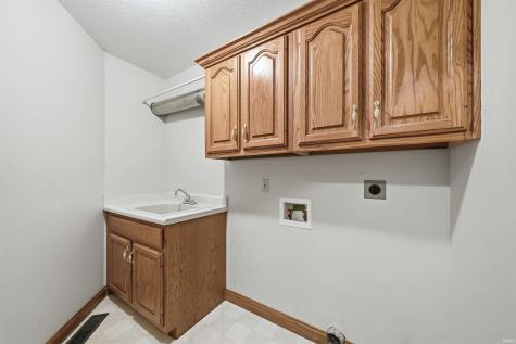 8215 Killeen Run Fort Wayne IN 46835