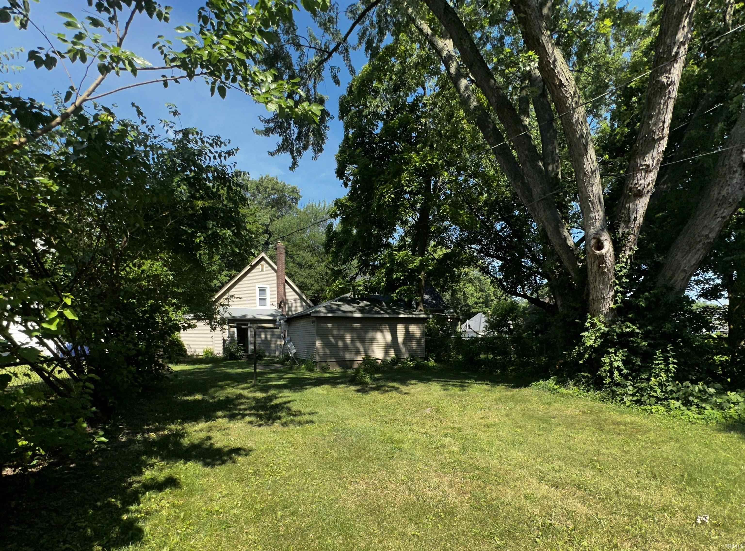 1926 Leer Street South Bend IN 46613